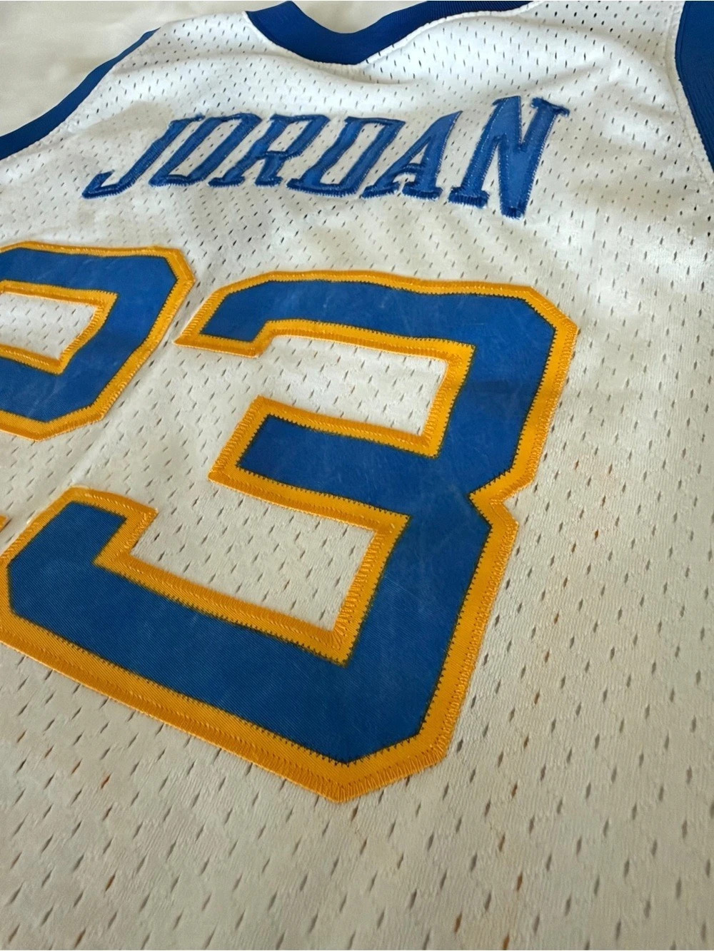 Jordan Laney High School 23 Jordan Swingman jersey White & Blue 3XL - Picture 6 of 8